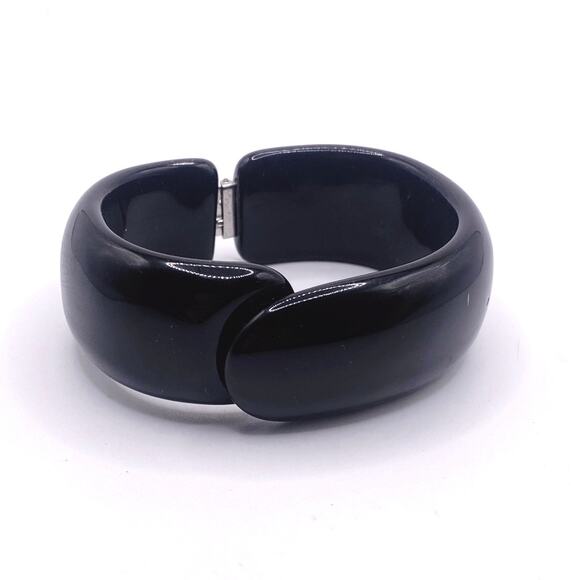 Vintage Black Lucite Cuff Bracelet Size 7 - Picture 1 of 4